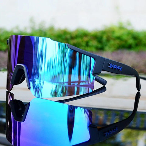 Large cycling outlet glasses